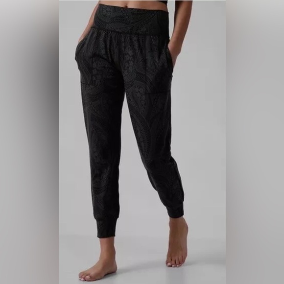 Athleta Salutation Textured Jogger - Picture 2 of 10